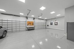 901 Clubhouse Dr. photo 4