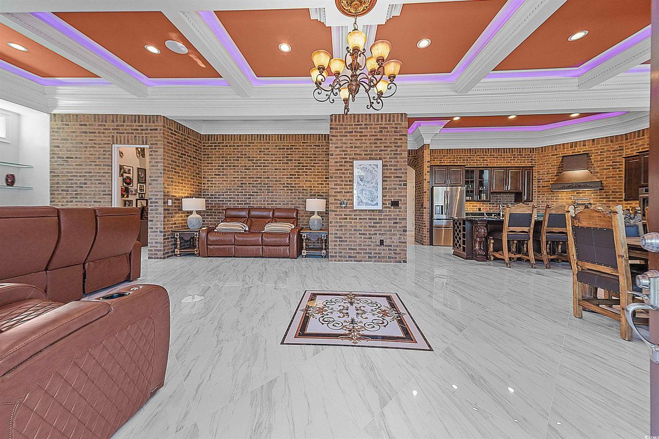 901 Clubhouse Dr. Photo 6