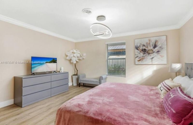 5740 NE 19th Ave, Fort Lauderdale, FL 33308 Photo