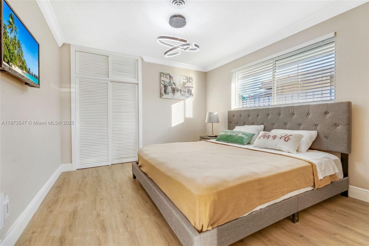 5740 NE 19th Ave, Fort Lauderdale, FL 33308 Photo