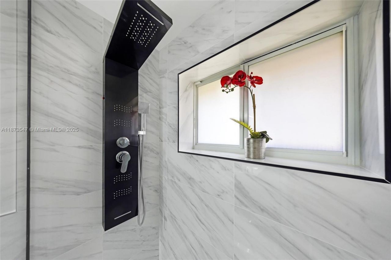 5740 NE 19th Ave, Fort Lauderdale, FL 33308 Photo