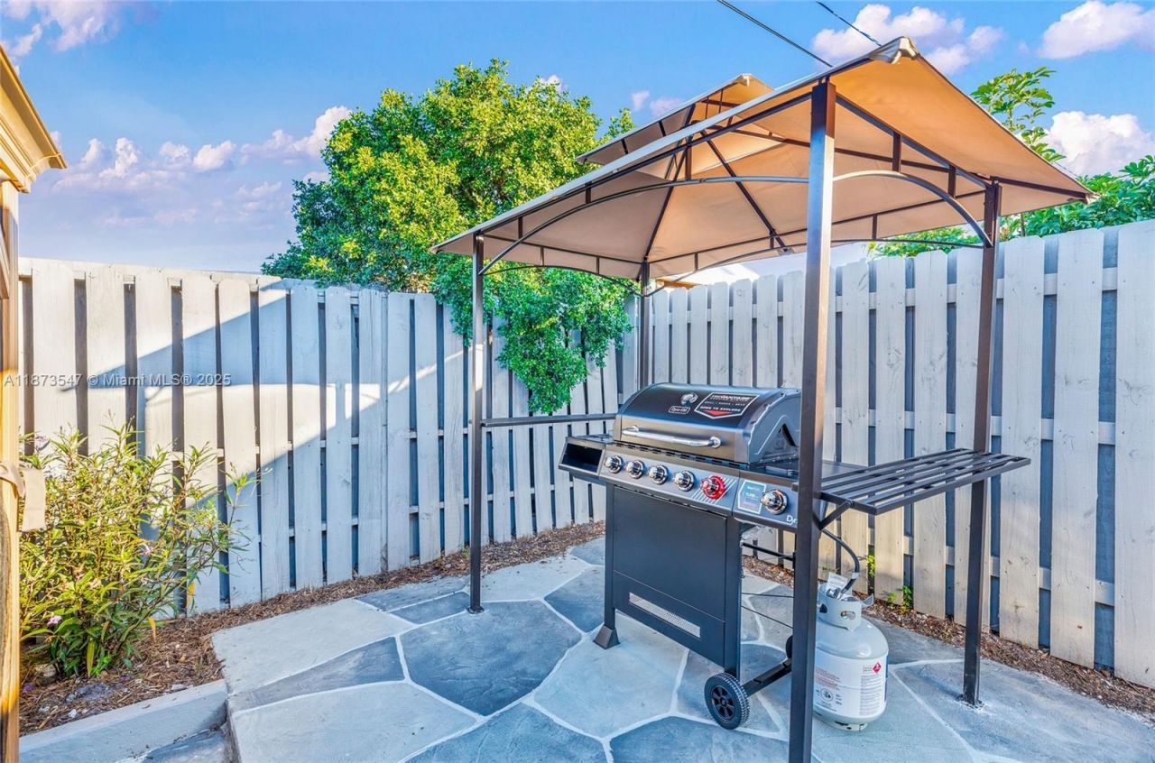 5740 NE 19th Ave, Fort Lauderdale, FL 33308 Photo