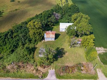 36518 211th Avenue, Le Center, MN 56057