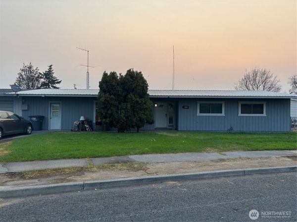 9008 Bong Loop, Unit B, Moses Lake, WA 98837