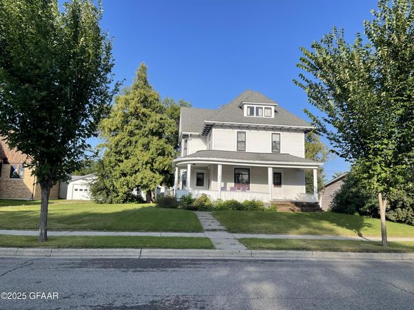 123 HARRIS Avenue S, Park River, ND 58270