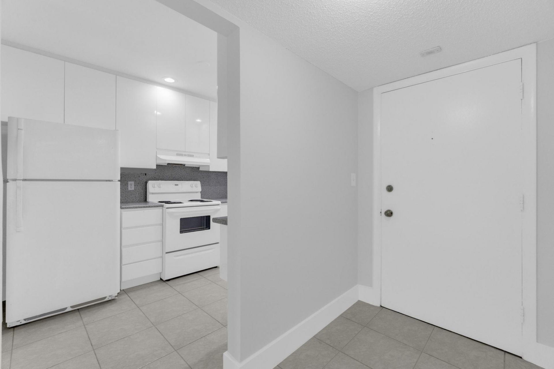 200 Jacaranda Country Club Drive, Unit #3c, Plantation, FL 33324 Photo