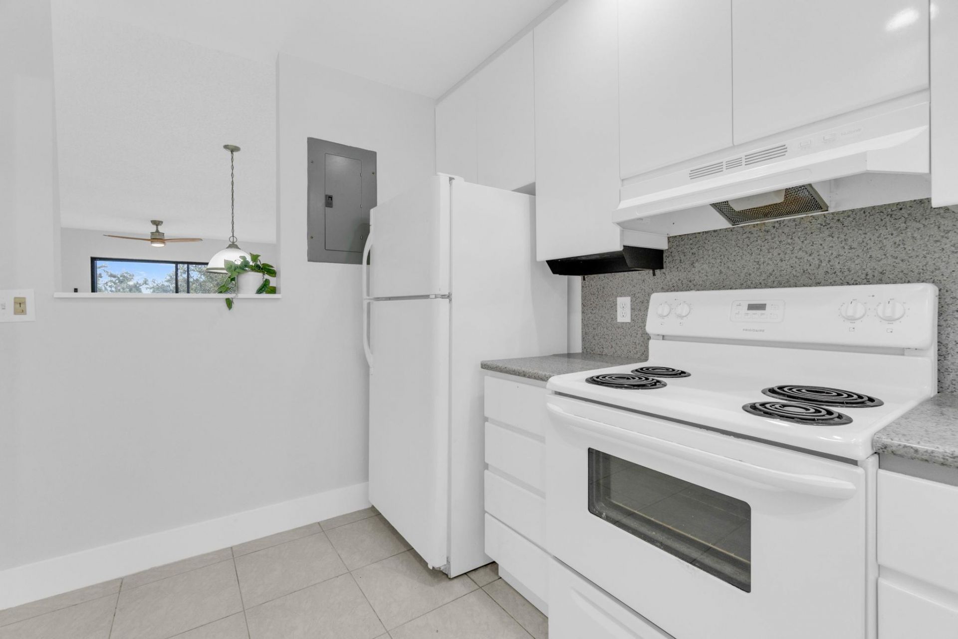 200 Jacaranda Country Club Drive, Unit #3c, Plantation, FL 33324 Photo