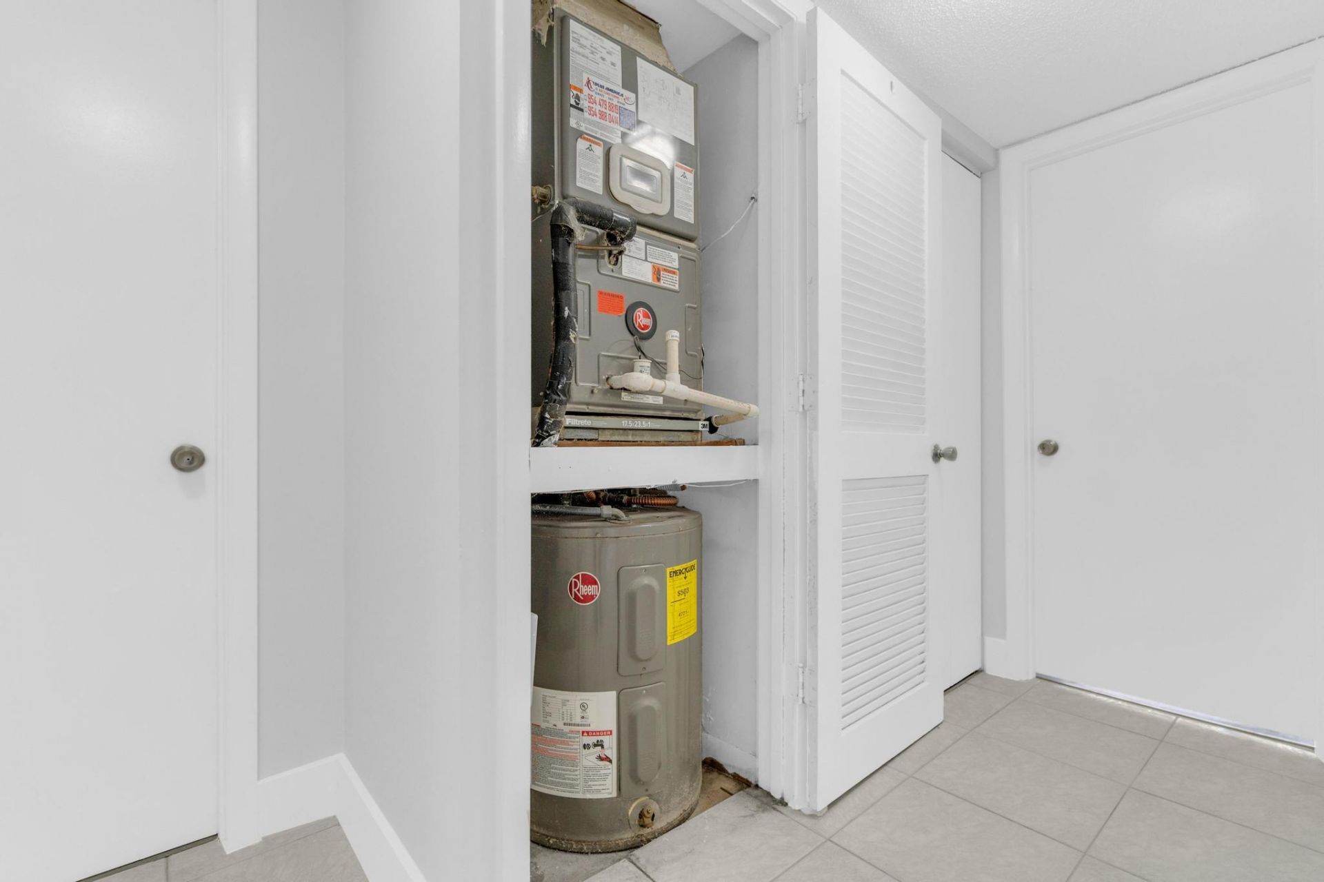 200 Jacaranda Country Club Drive, Unit #3c, Plantation, FL 33324 Photo