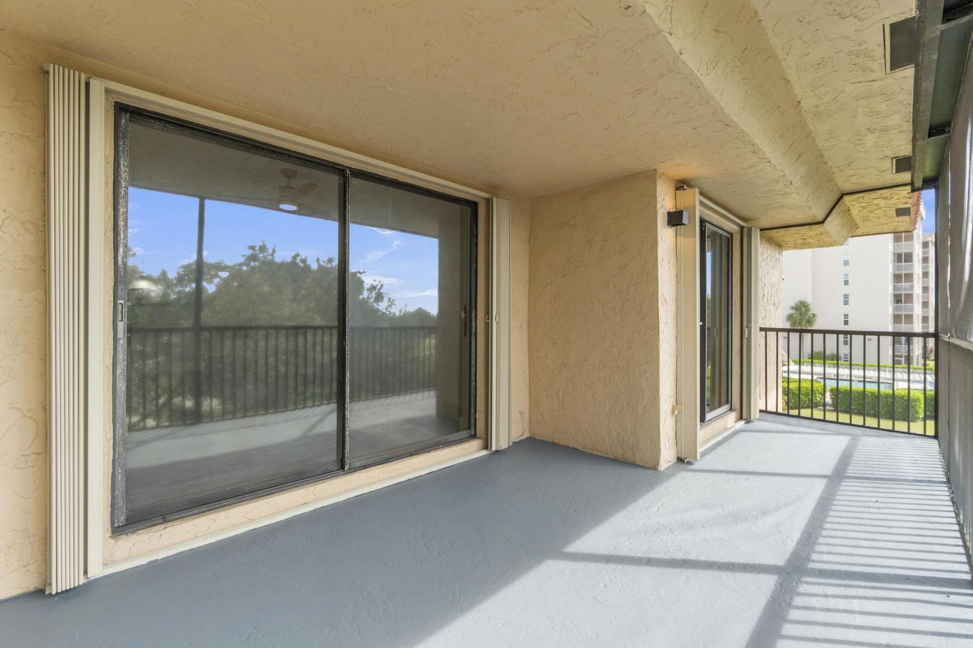 200 Jacaranda Country Club Drive, Unit #3c, Plantation, FL 33324 Photo