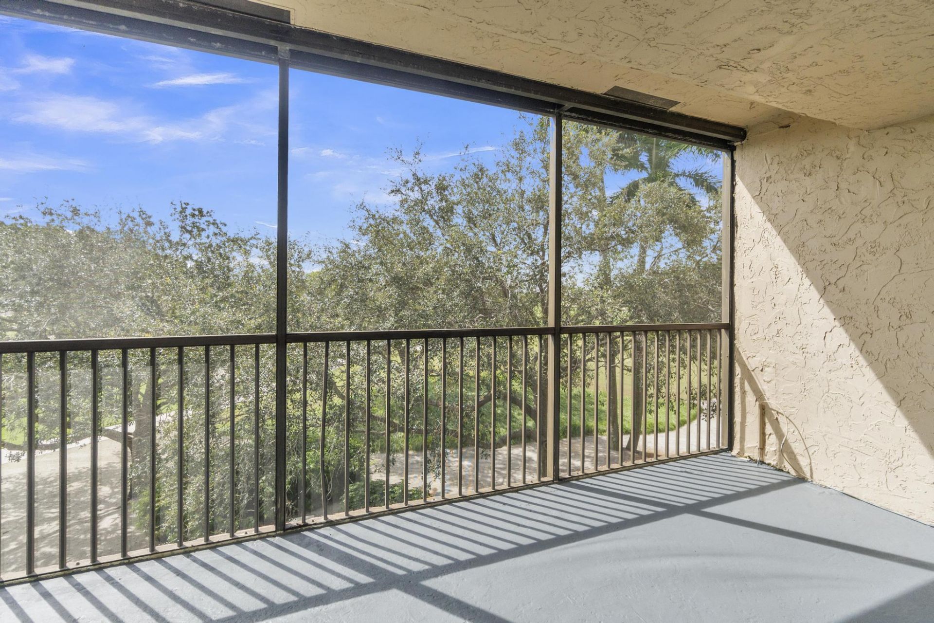 200 Jacaranda Country Club Drive, Unit #3c, Plantation, FL 33324 Photo