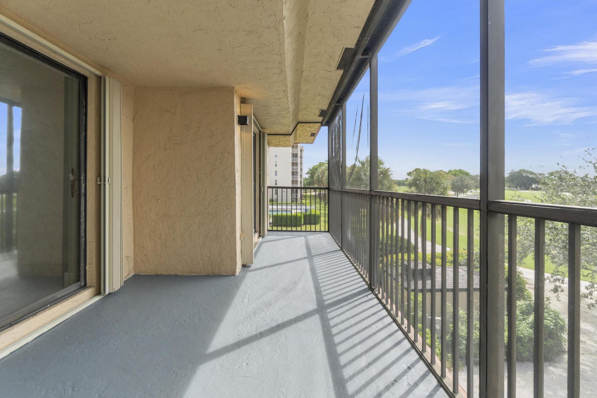 200 Jacaranda Country Club Drive, Unit #3c, Plantation, FL 33324 Photo