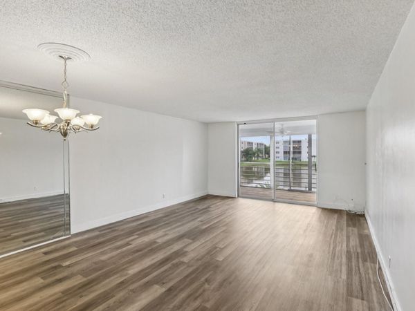 1024 SE 4th Avenue, Unit 204, Dania Beach, FL 33004