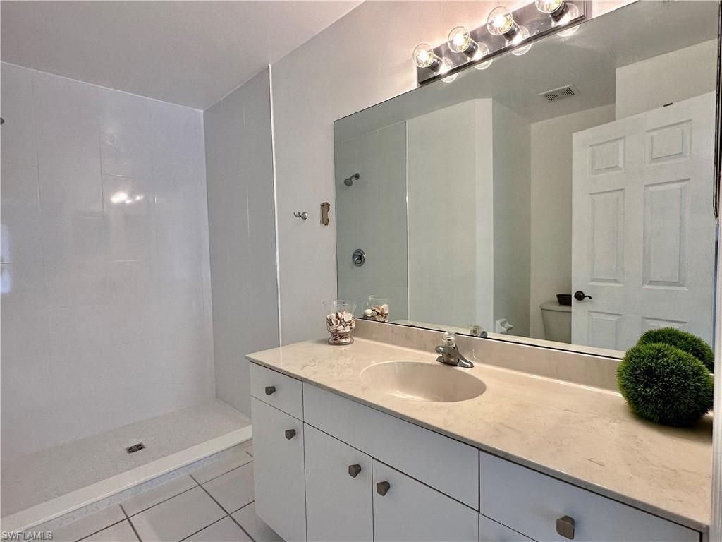 3627 Pine Oak Cir, Unit 102, Fort Myers, FL 33916 Photo