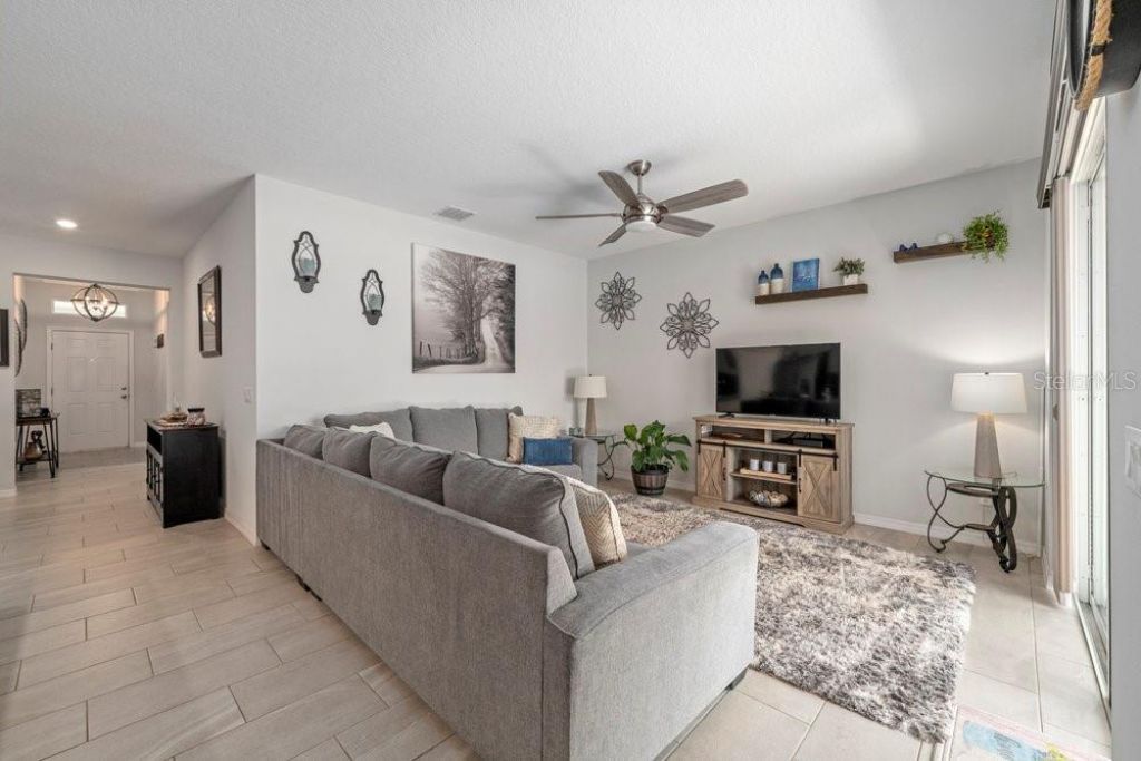 13536 Lake Yale View Loop, Grand Island, FL 32735 Photo