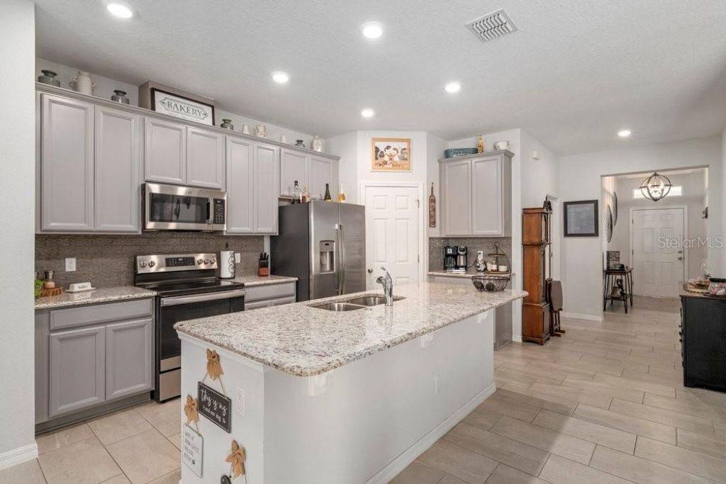 13536 Lake Yale View Loop, Grand Island, FL 32735 Photo