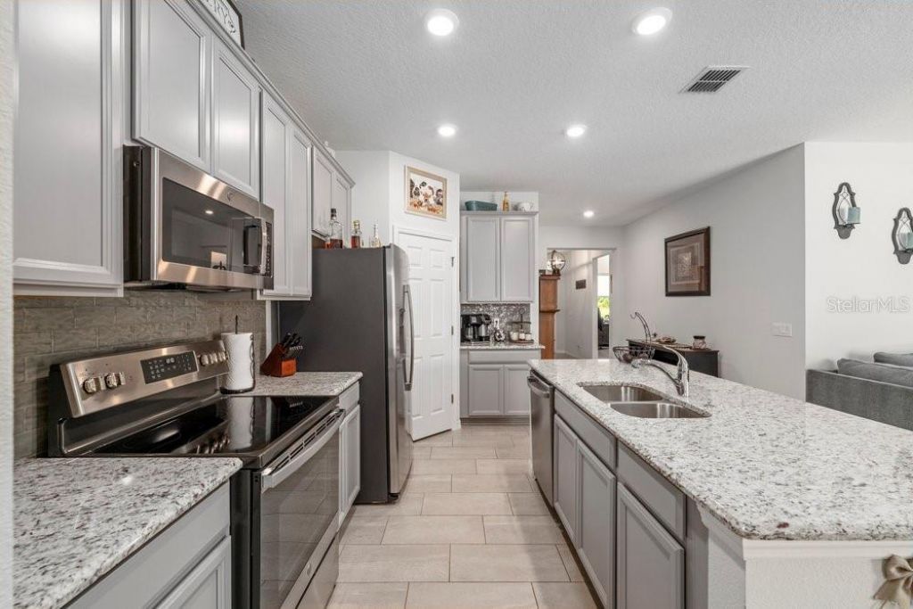 13536 Lake Yale View Loop, Grand Island, FL 32735 Photo