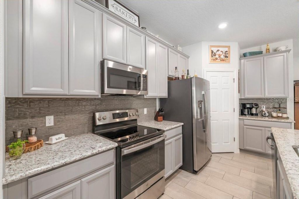 13536 Lake Yale View Loop, Grand Island, FL 32735 Photo