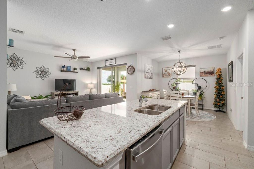 13536 Lake Yale View Loop, Grand Island, FL 32735 Photo