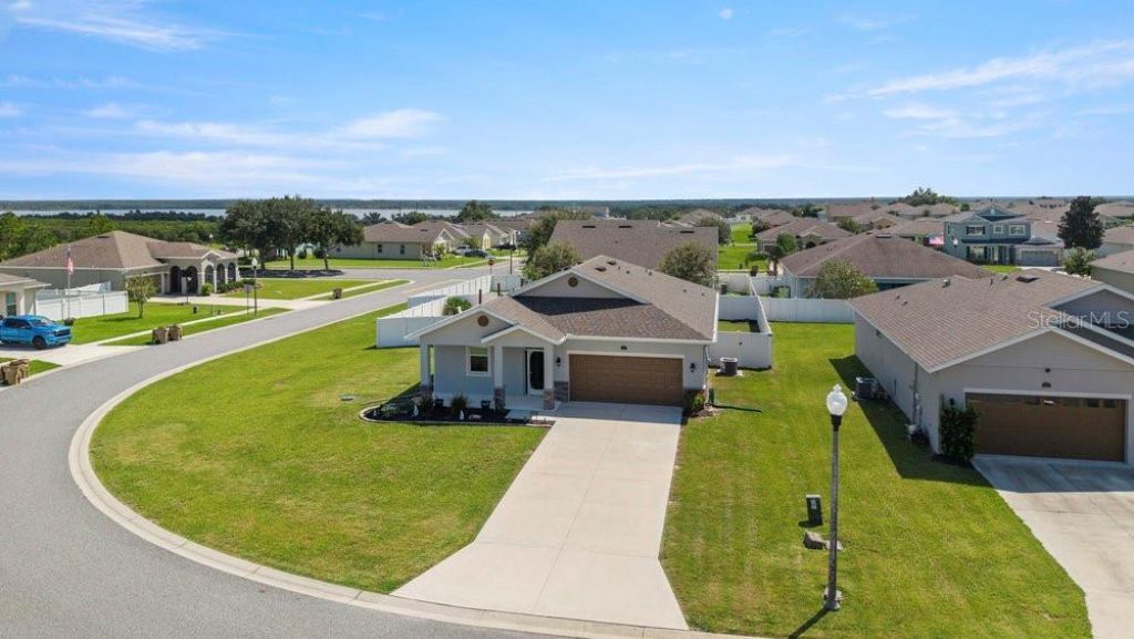 13536 Lake Yale View Loop, Grand Island, FL 32735 Photo