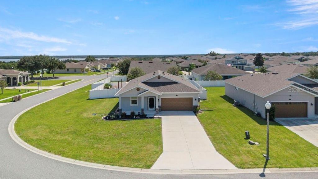 13536 Lake Yale View Loop, Grand Island, FL 32735 Photo