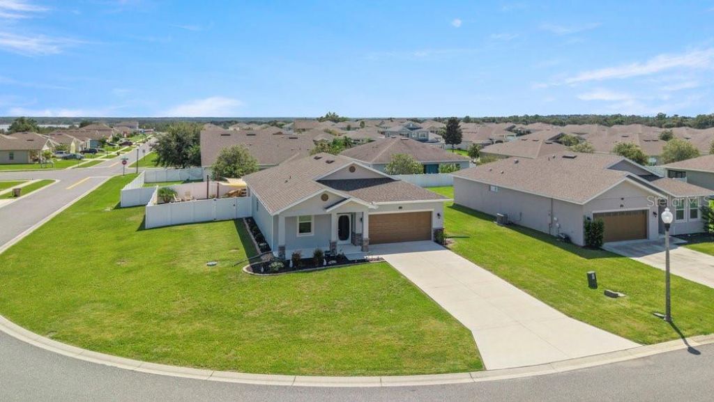 13536 Lake Yale View Loop, Grand Island, FL 32735 Photo