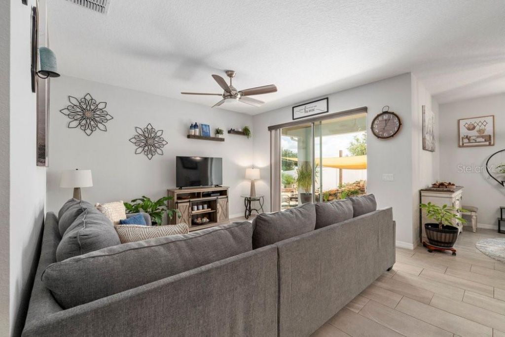 13536 Lake Yale View Loop, Grand Island, FL 32735 Photo