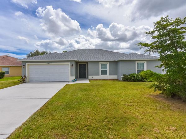 5865 NW Mesa Circle, Port St. Lucie, FL 34986