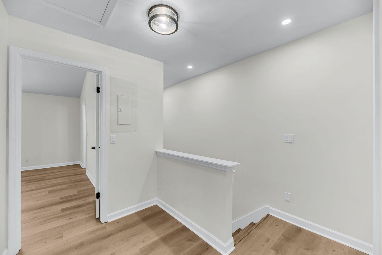 2912 Oxford Place Photo 18