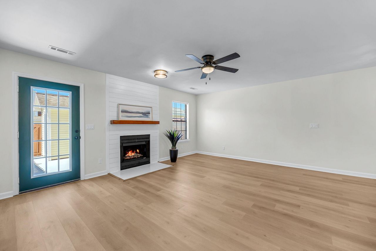 2912 Oxford Place Photo 7