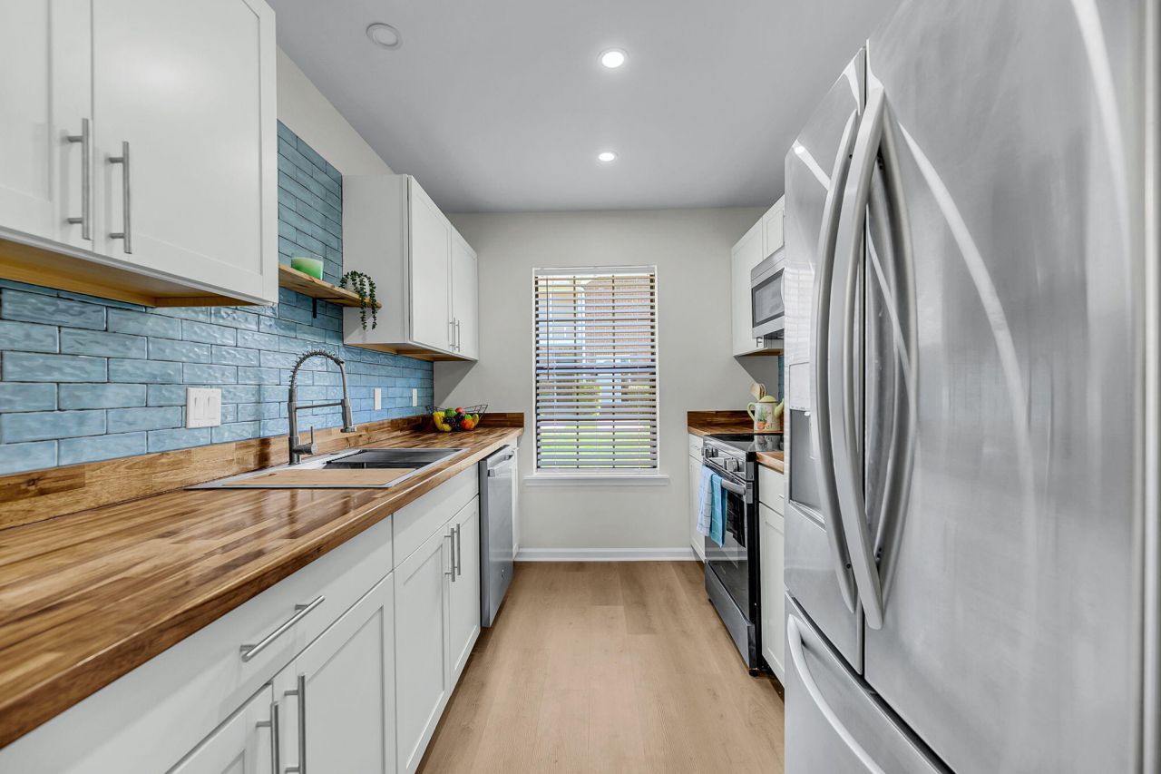 2912 Oxford Place Photo 9