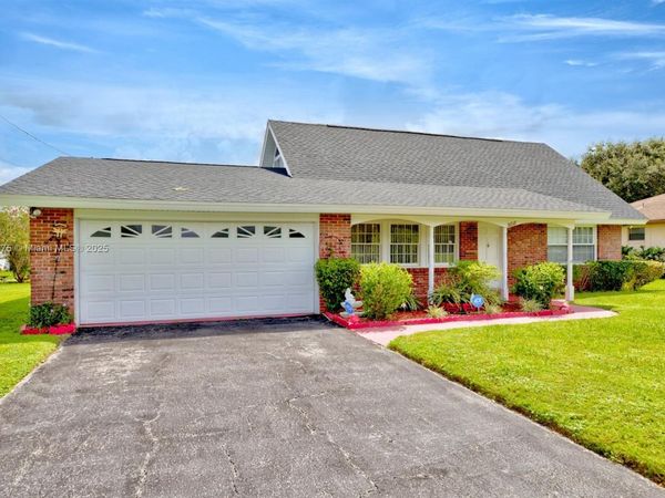 3818 Medina Way, Sebring, FL 33875
