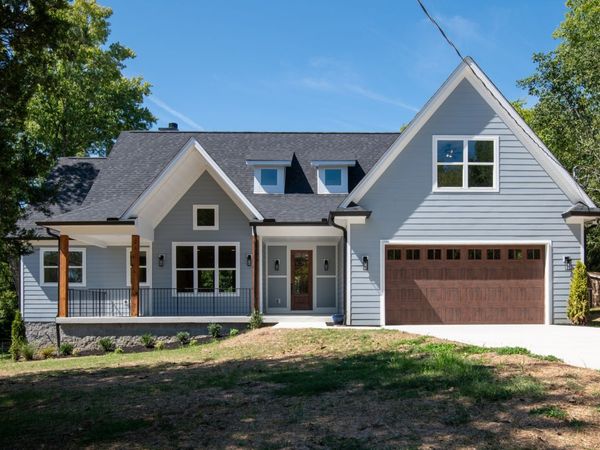 2033 Graceland Dr, Goodlettsville, TN 37072