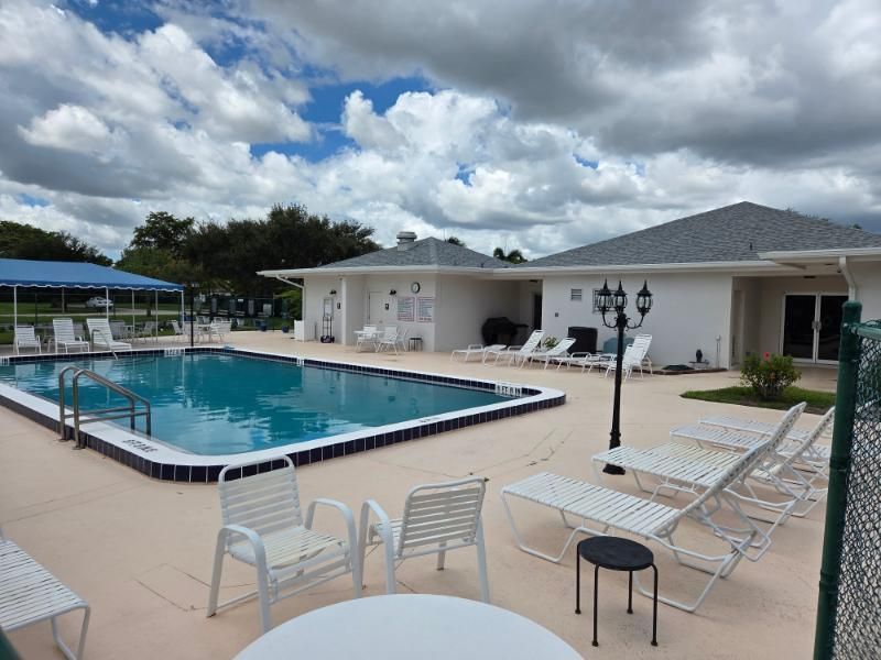 7205 W Oakridge Circle, Lake Worth, FL 33462 Photo