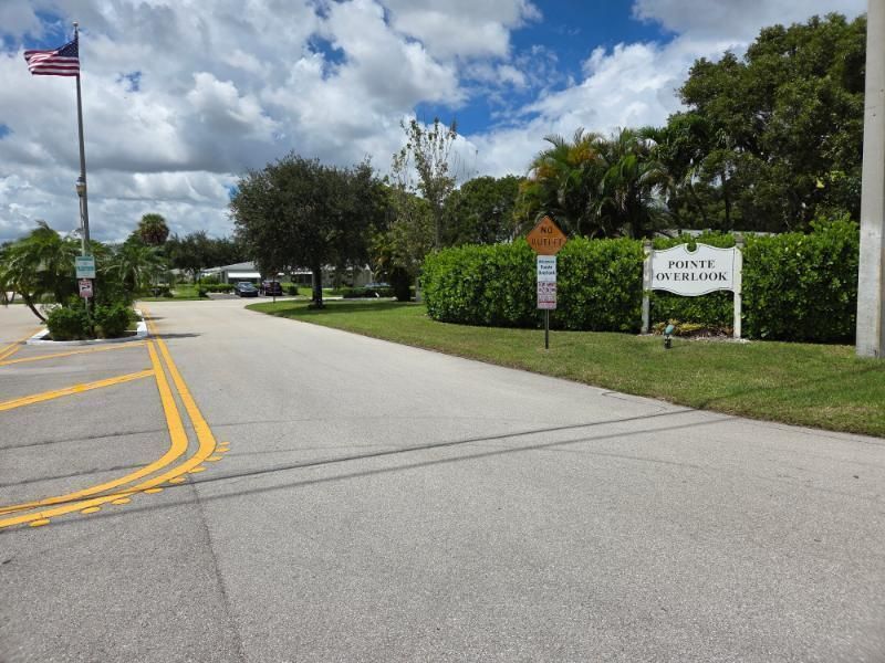 7205 W Oakridge Circle, Lake Worth, FL 33462 Photo