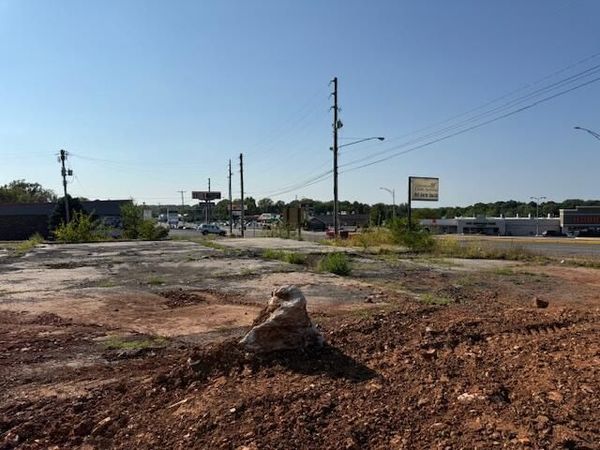 1624 W Kearney Street, Springfield, MO 65803