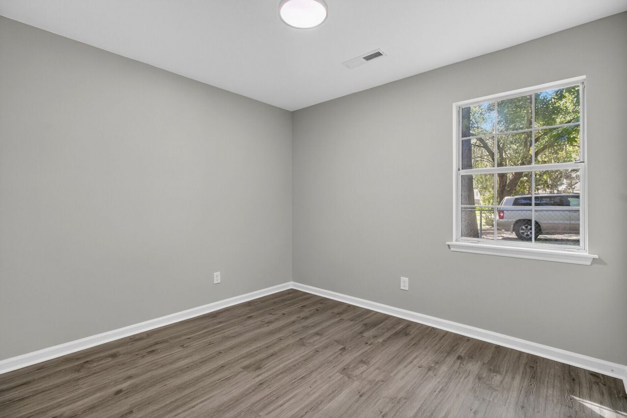 9512 Raven Drive Photo 23