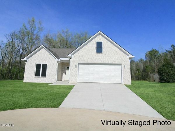 25 Weatherstone Drive, Jackson, TN 38305