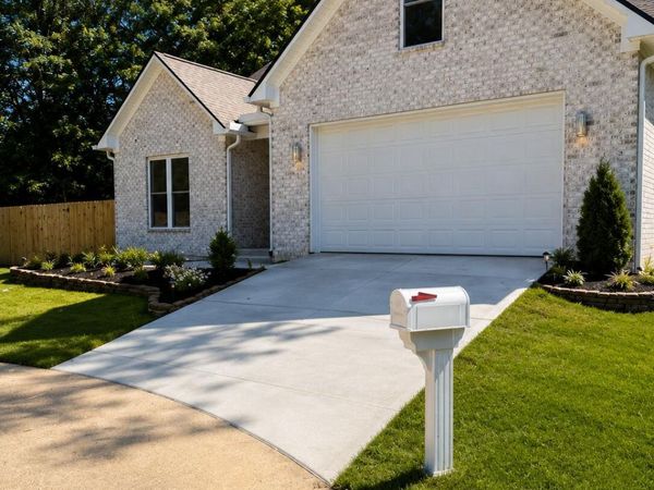 25 Weatherstone Drive, Jackson, TN 38305