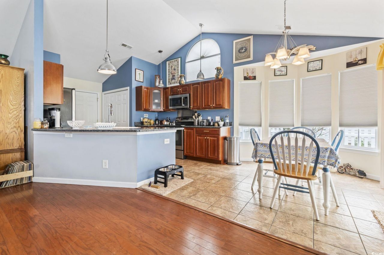 2008 Saltwater St. Photo 12