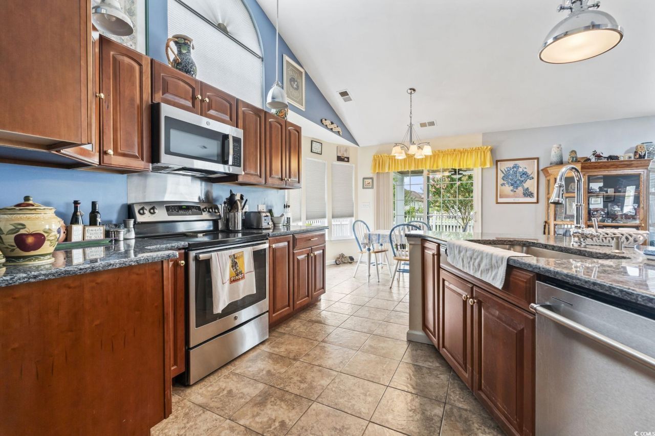 2008 Saltwater St. Photo 17