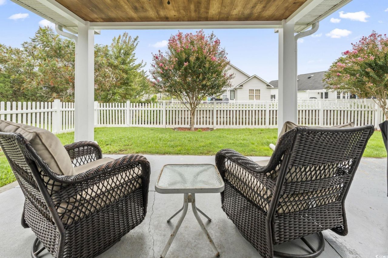 2008 Saltwater St. Photo 23