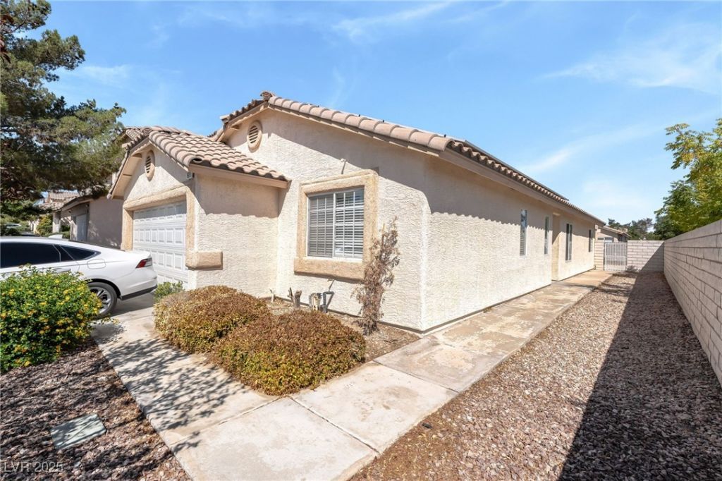 8920 Iron Hitch Avenue, Las Vegas, NV 89143 Main Photo