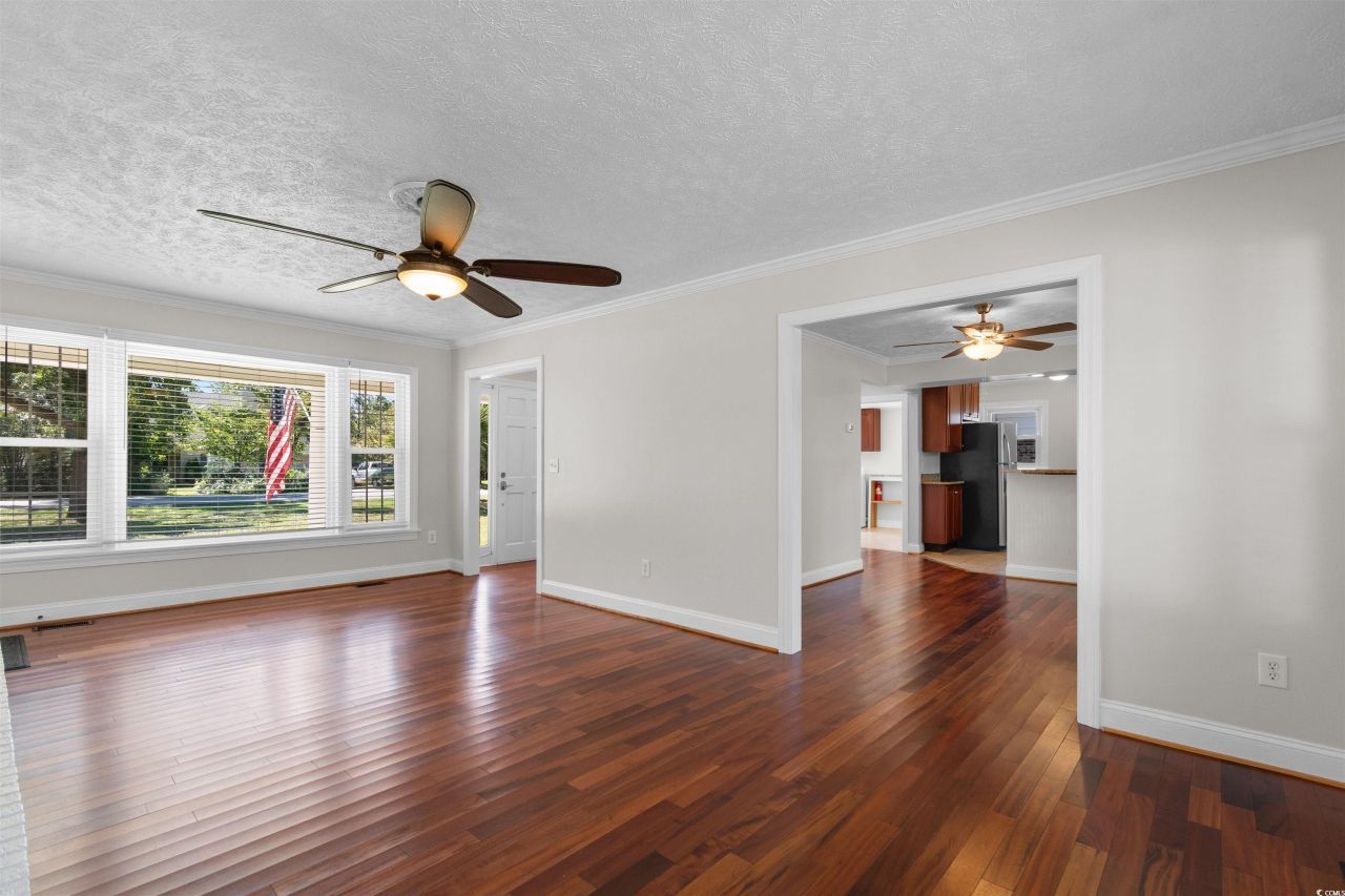 1616 26th Ave N Photo 5