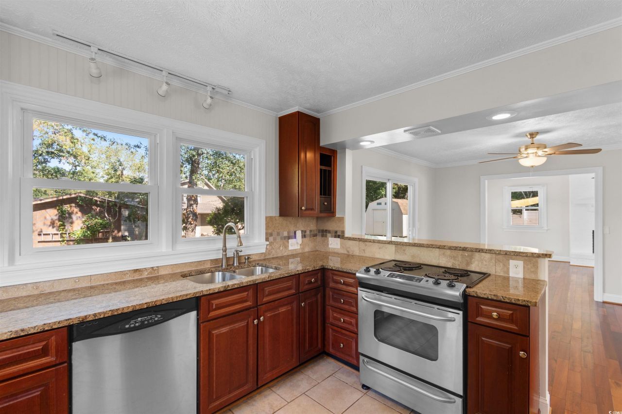 1616 26th Ave N Photo 9