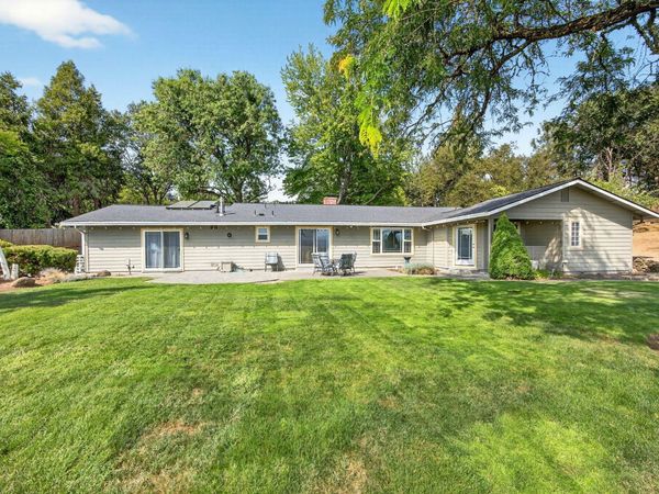 1773 Alta Vista Road, Eagle Point, OR 97524