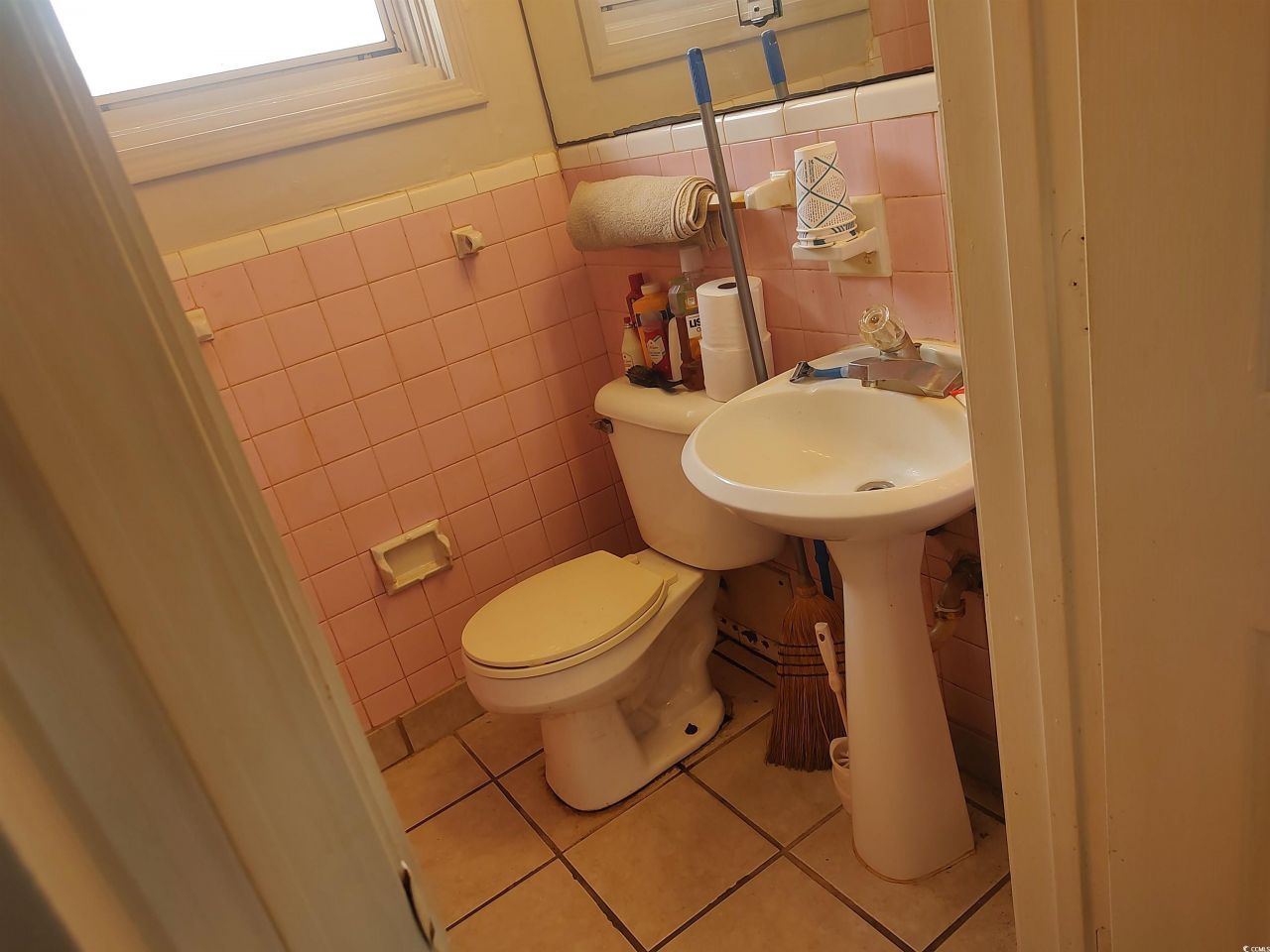 307 Flagg St. Photo 11