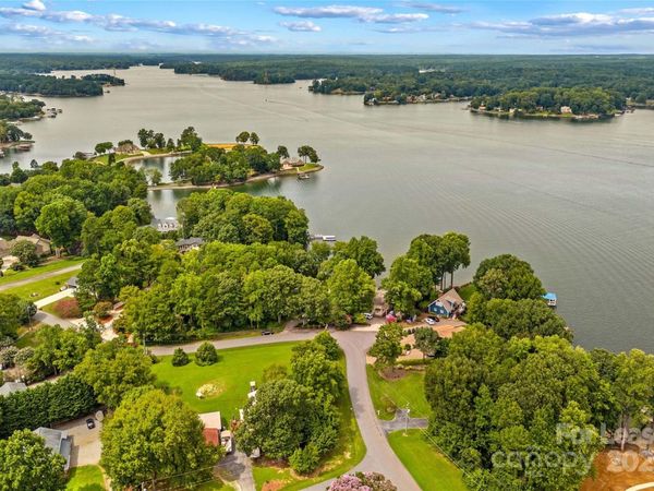 9598 Riviera Drive, Sherrills Ford, NC 28673