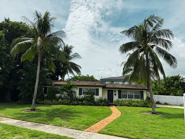 300 NE 7th Street, Boca Raton, FL 33432