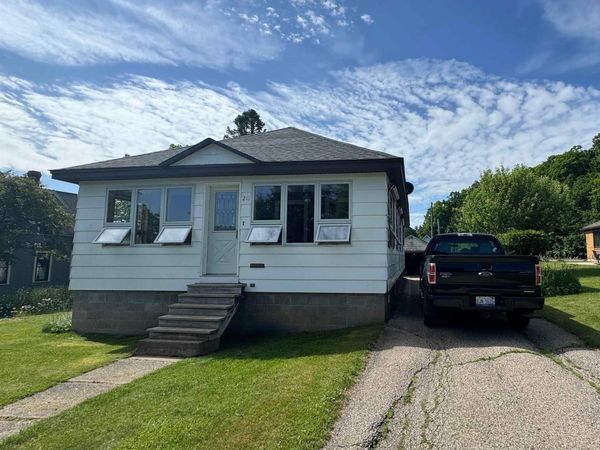 211 Michigan Avenue, Crystal Falls, MI 49920