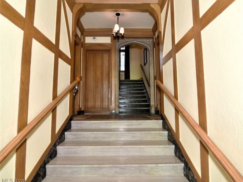 13715 Shaker Boulevard, Unit 1A, Cleveland, OH 44120 Photo 3